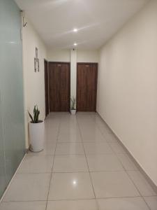 Sb Royal Inn,,2 star