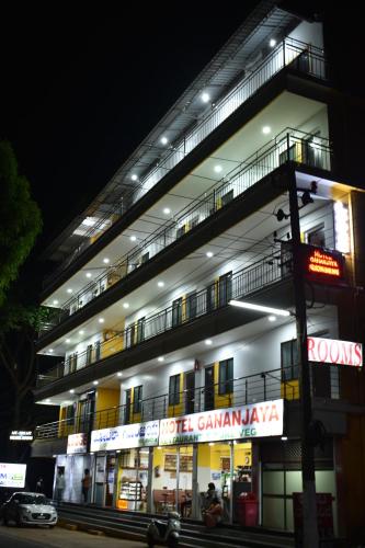 hotel gananjaya gokarna