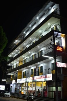 hotel gananjaya gokarna