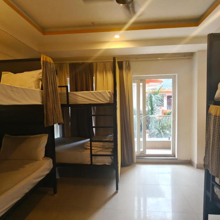 hotel weekend heights