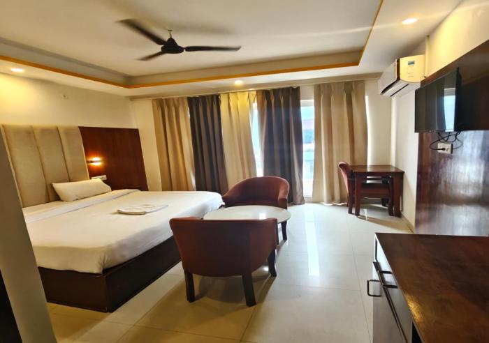 hotel weekend heights
