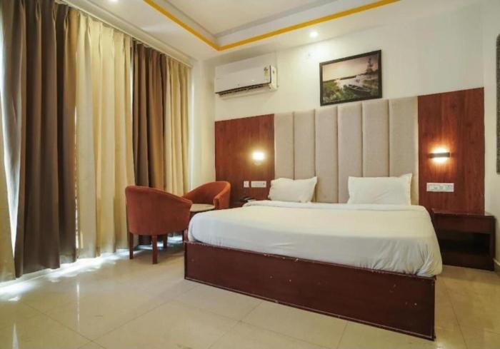 hotel weekend heights
