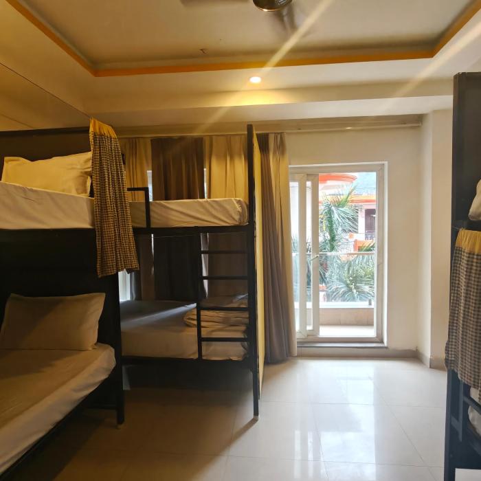 hotel weekend heights