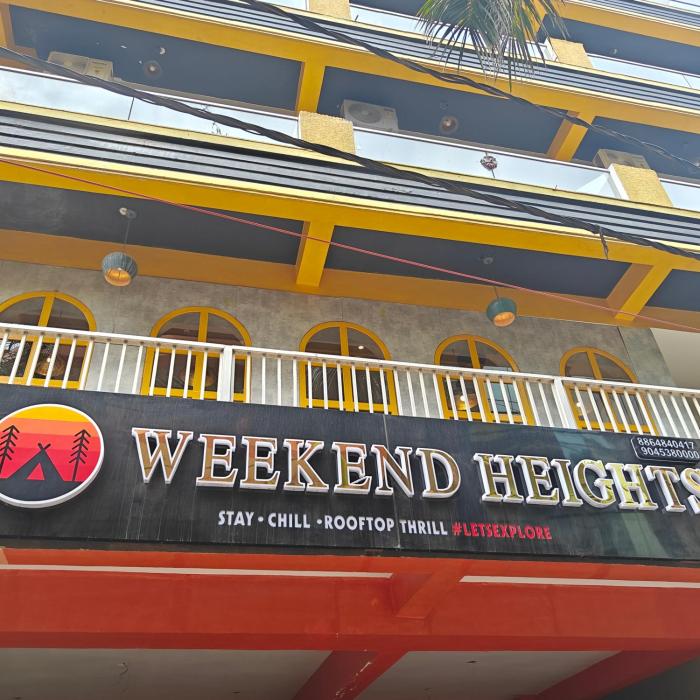 hotel weekend heights