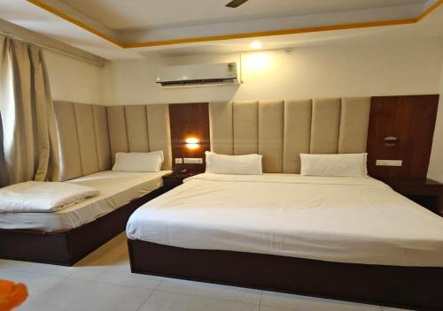 hotel weekend heights