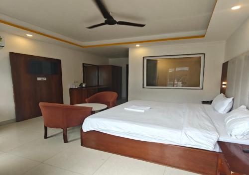 hotel weekend heights