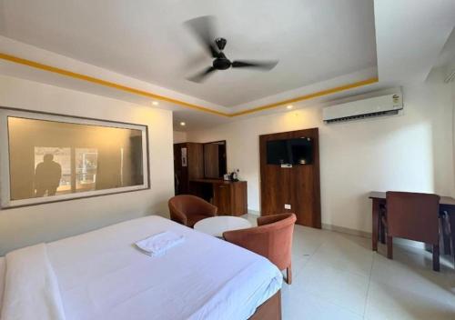 hotel weekend heights