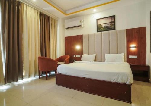 hotel weekend heights