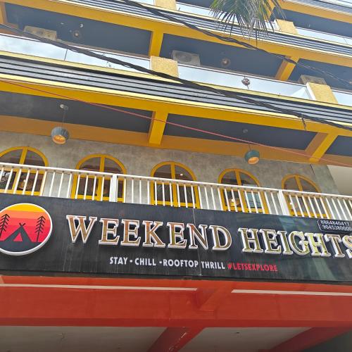 hotel weekend heights