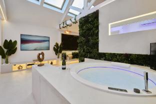 Loveroom O Diable Des Plaisirs,,4 star