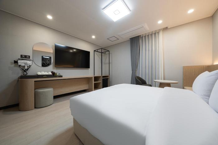 gunsan hound hotel