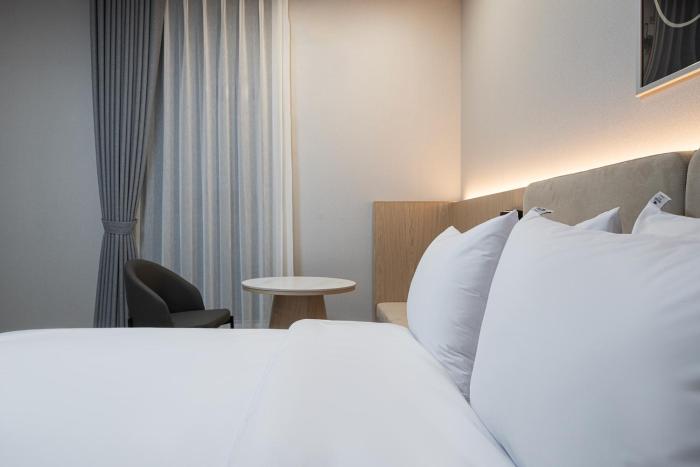 gunsan hound hotel