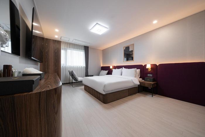 gunsan hound hotel