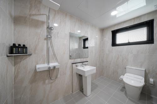 gunsan hound hotel