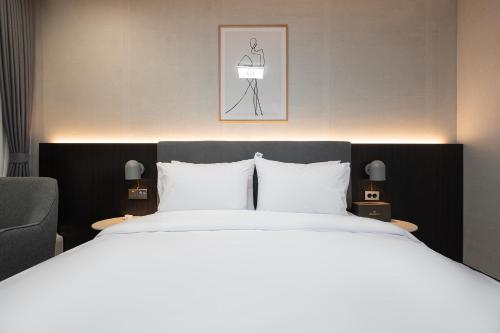 gunsan hound hotel
