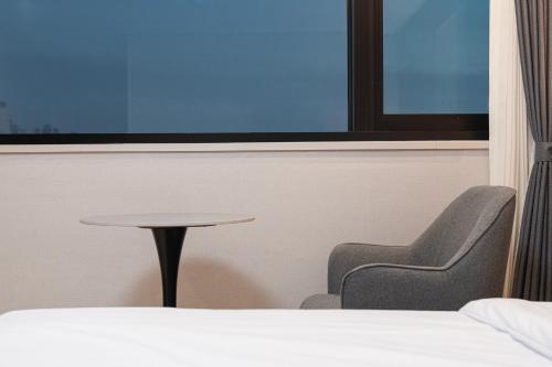 gunsan hound hotel