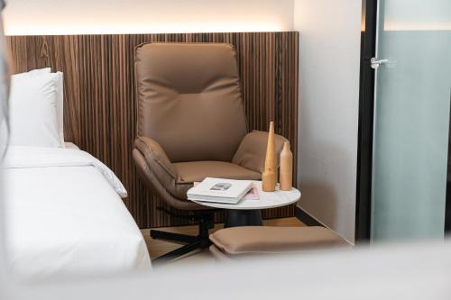 gunsan hound hotel