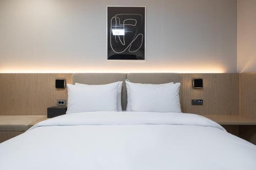 gunsan hound hotel