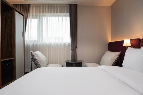gunsan hound hotel