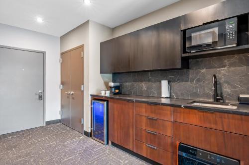 beacon suites hotel