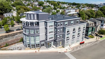 beacon suites hotel