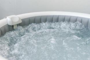 invictus escape jacuzzi and charm in the city