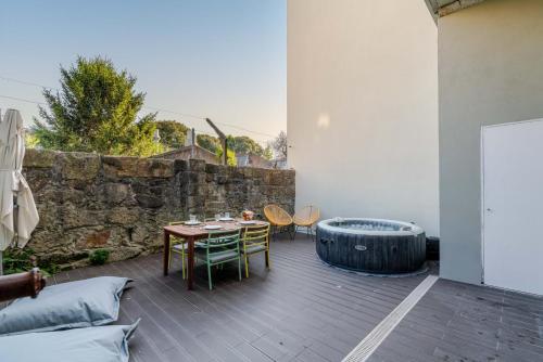 invictus escape jacuzzi and charm in the city