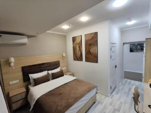 Shosh Modern,,3 star