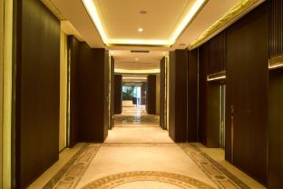 genpla hotel by shenzhen metro