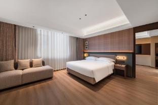 genpla hotel by shenzhen metro