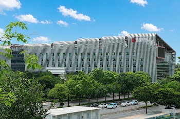 genpla hotel by shenzhen metro