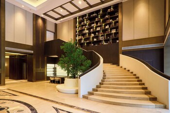 genpla hotel by shenzhen metro