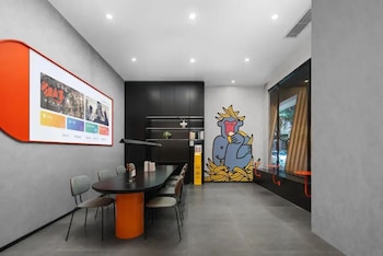 Banana Fun Hotel (Guangzhou Beijing Road Pedestrian Street Yuexiu Park),,3 star