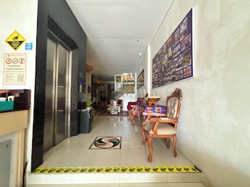 Townhouse Oak Near Rsud Dr. Zainoel Abi,,2 star
