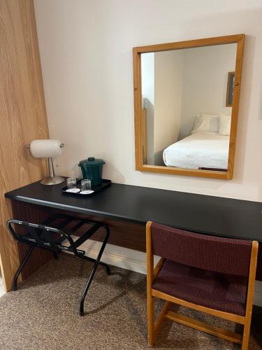 coast whitecourt hotel