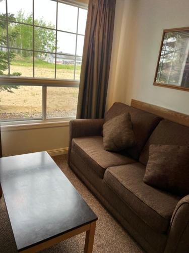 coast whitecourt hotel