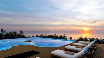 the sand suites and villas
