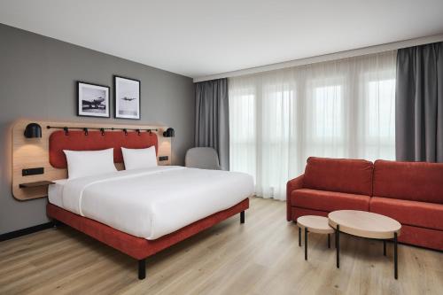 campanile prime warsaw airport
