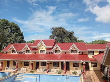 Townhouse Sentosa Elenita Private Resort,,2 star