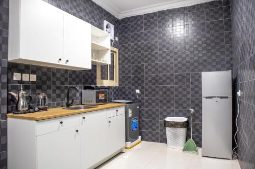 Luxury And Modern Hotel Apartments In Mudhainib,,4 star