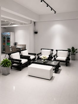Holiday House Kata & Karon Phuket,,2 star