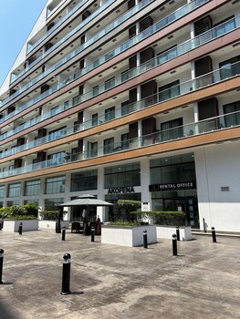 peravi suites at the signature