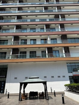 peravi suites at the signature