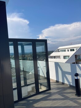 peravi suites at the signature