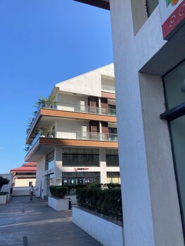 peravi suites at the signature