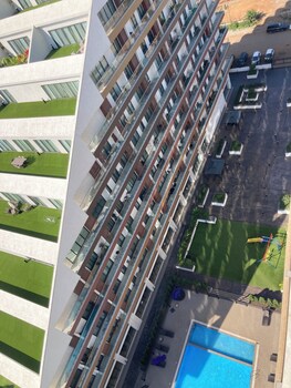 peravi suites at the signature