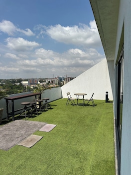peravi suites at the signature