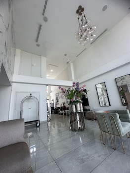 peravi suites at the signature