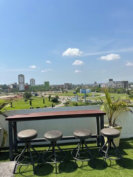 peravi suites at the signature