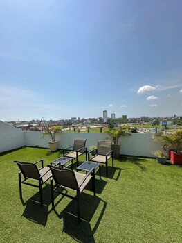 peravi suites at the signature